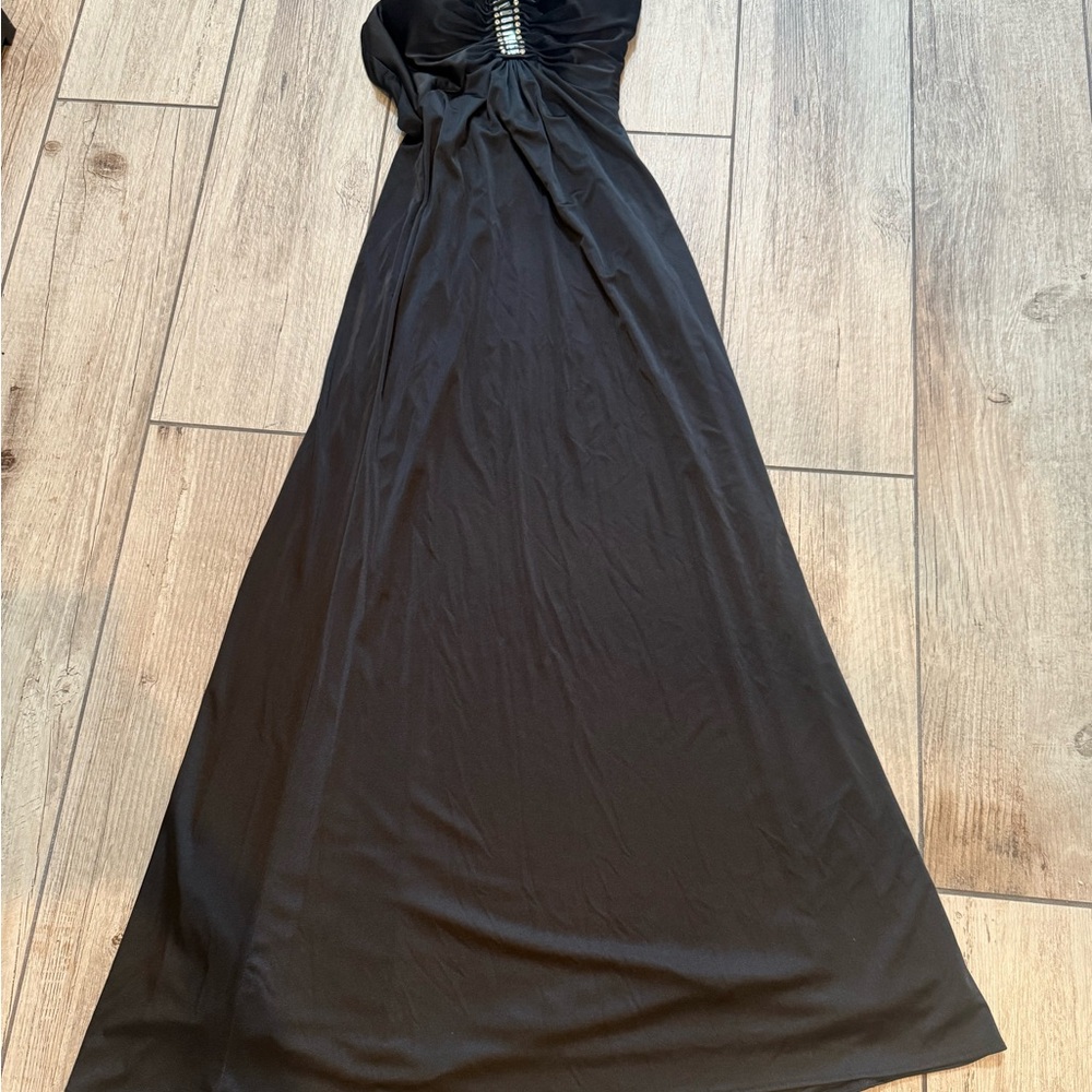 La Femme Black Formal Gown with Rhinestone Detail – Size 2